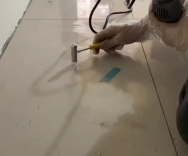 三门峡市瓷砖开裂维修公司专业分享瓷砖在铺贴前如果没有沥干水分，将会导致以下问题